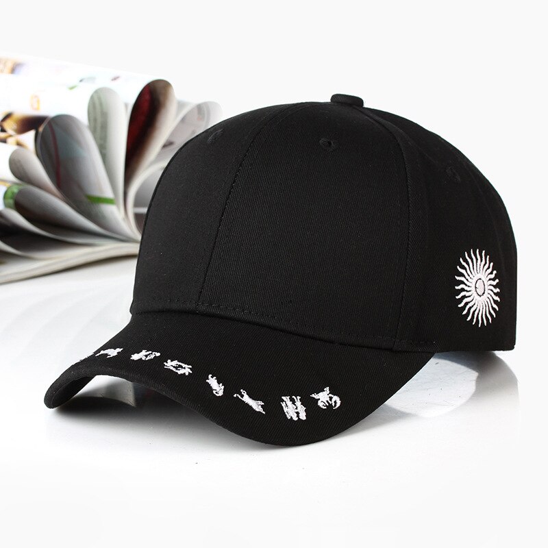 Brevbroderi sort hvid kasket bomuld snapback hatte til mænd kvinder hip hop monterede baseball kasketter: Solsort