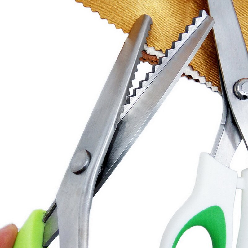 1 Pc Handmade Children DIY Scissors prevent hand injury Album Lace Scissors Card Photo Pattern Scissors Cartoons Lace Scissors