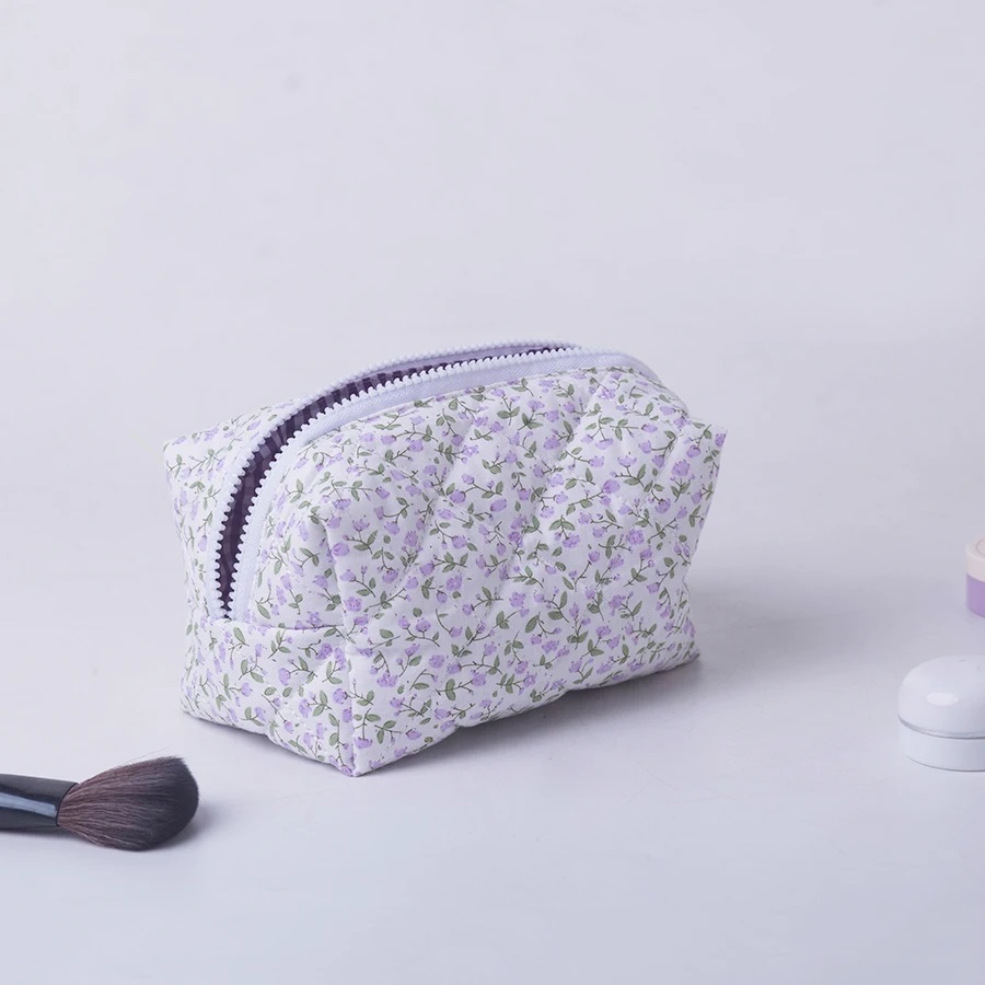 Storage Organizer Floral Puffy Quilted Makeup Bag Flower Printed Cosmetic Pouch Large Travel Cosmetic Bag Makeup Accessory: Lavender