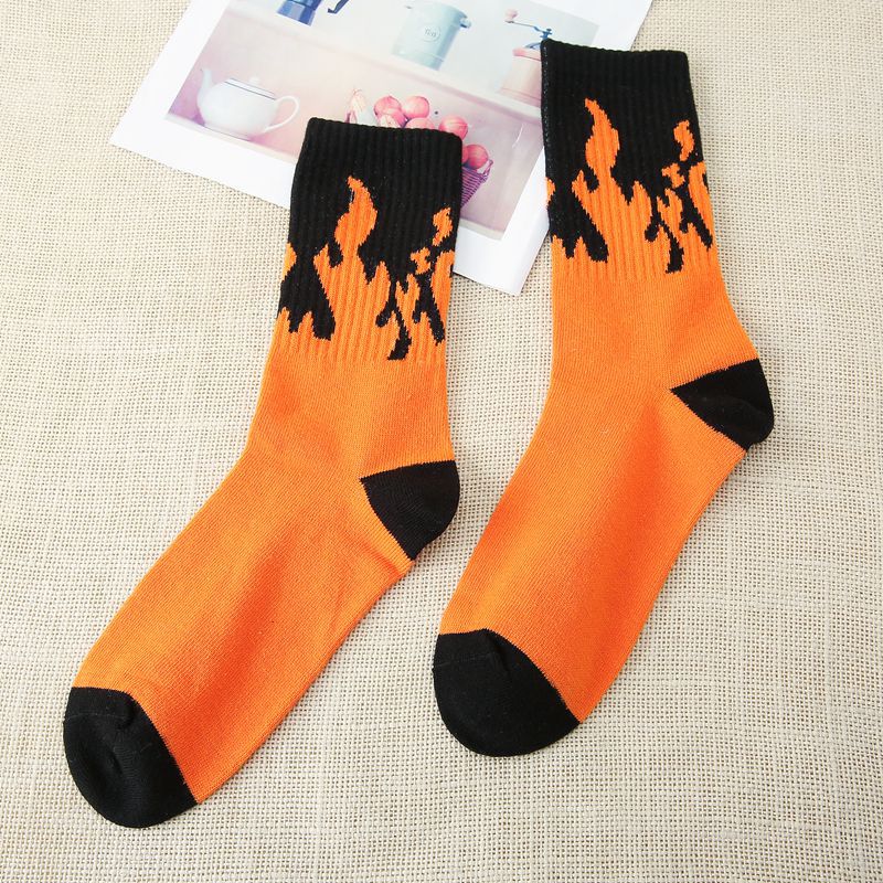 Calcetines con de llamas quemadas para chico, medias con de , ideal para adolescentes, estudiantes, monopatín: Orange Black