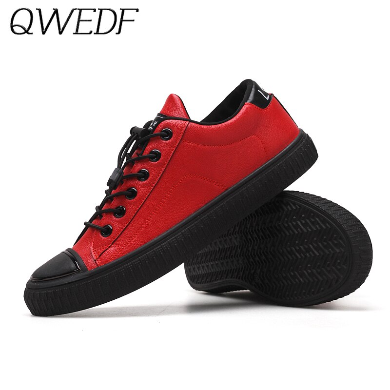 Qwedf mænd fritidssko pu læder sneakers mænd lejligheder vulkaniserede sko udendørs zapatos de hombre sort  a8-102