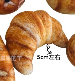 Bread wool needlepoint kit wool felt needle felting pendant craft needlecraft DIY handmade: Croissants