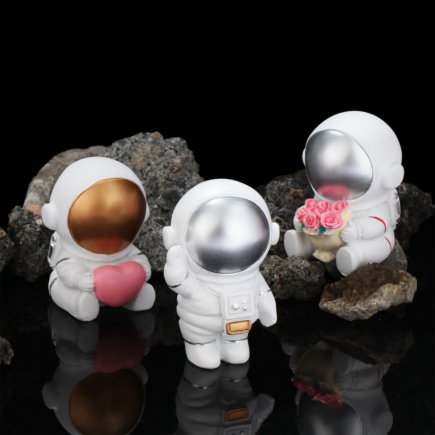 Resin Astronaut Figurines Spaceman With Moon Sculpture Decorative Miniatures Cosmonaut Statues For Man & Boyfriend