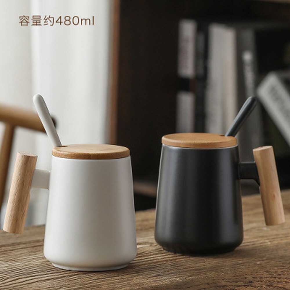 nordisk enkel hvit svart keramisk kaffekopp med trehåndtak 480ml vannkopp til forretningsmoderne moderne stilkrus