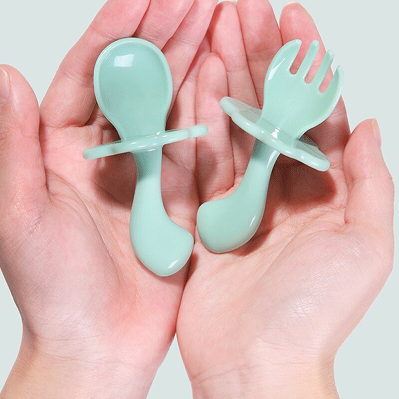 2 stk / pakke kort håndtag baby træning ske pp børn bordservice slik farve ske + gaffel sæt