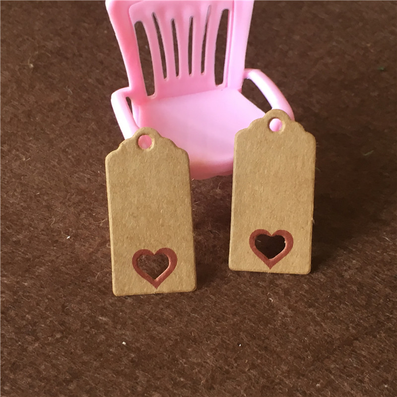 Etiquetas colgantes de papel Kraft hechas a mano para , cumpleaños, boda, zapatos con forma de corazón, calcomanías huecas, 4x2cm, 50 unids/lote
