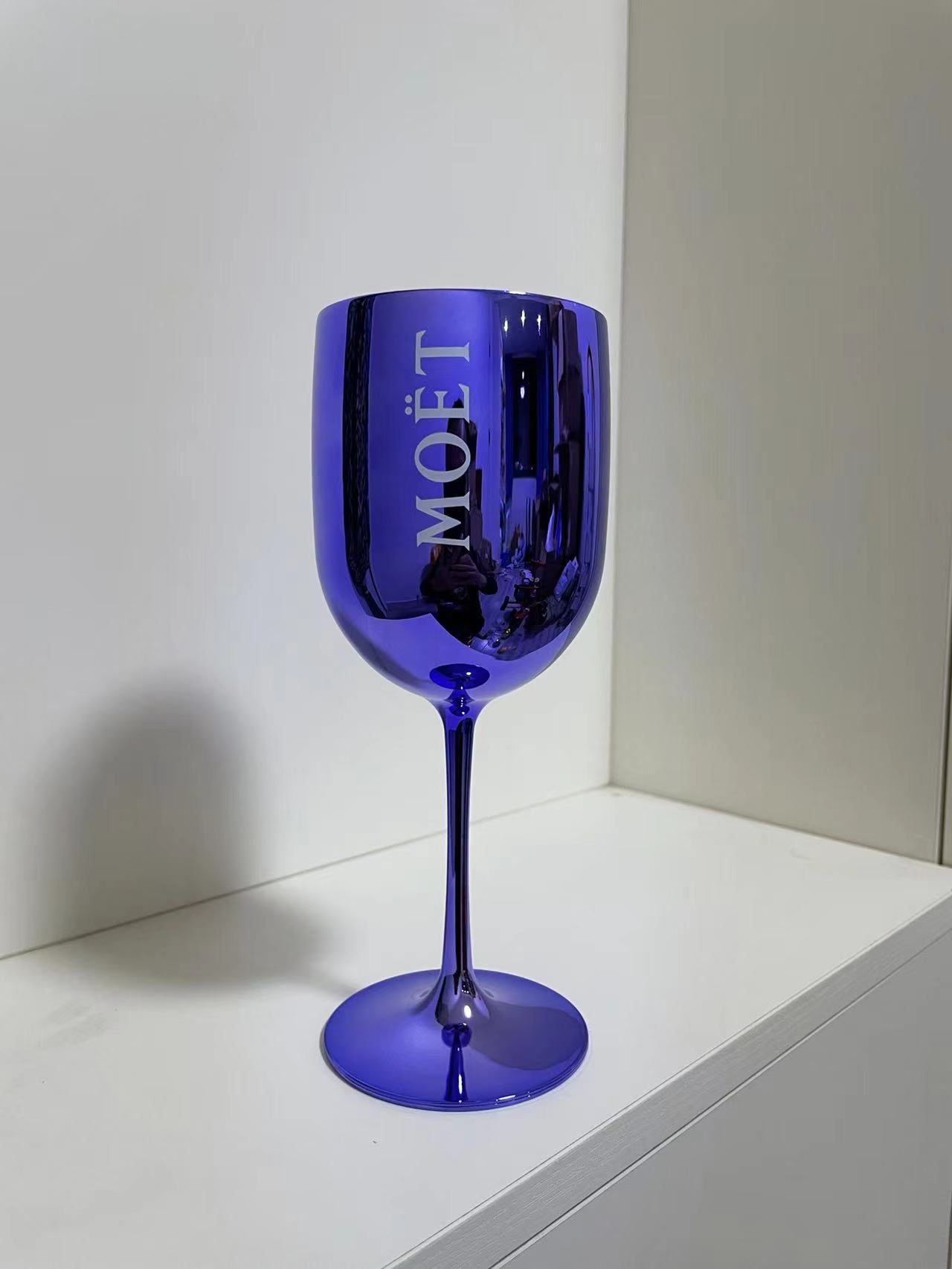 Populære champagneglas, cocktailglas, whiskyglas, akrylglas og high-foot glas i europa og amerika: Klar