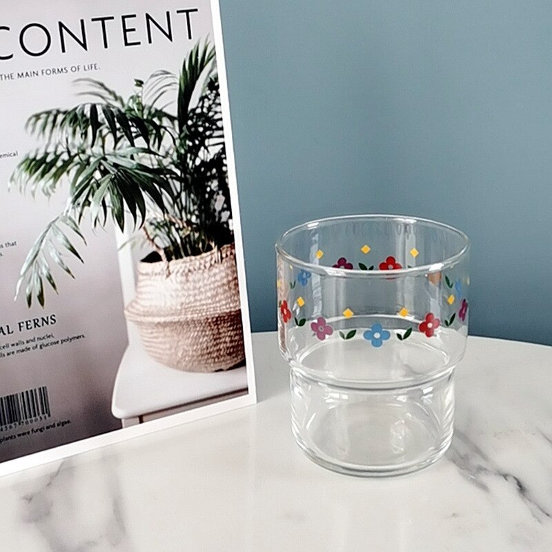 Koreanska små jordgubb glas ins retro glas frukost kopp jordgubbe kopp mjölk kopp värmebeständig vattenflaska vinglas: Blommig