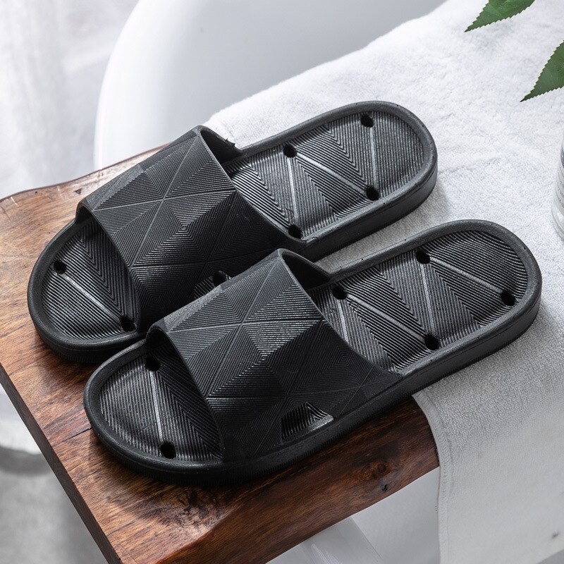 Tossut kylpyhuone kylpy vuotava tohveli nainen muovi hotelli pari miesten tossut talo tossut miesten kengät naisten kengät: Musta / 44-45