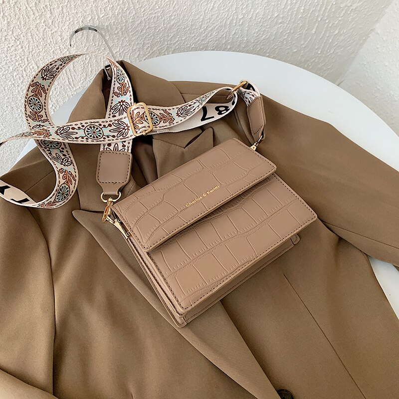 Moda tendência retro metal corrente ombro carteira novo couro mensageiro saco temperamento lazer ao ar livre multi-color bolsa de viagem: Khaki