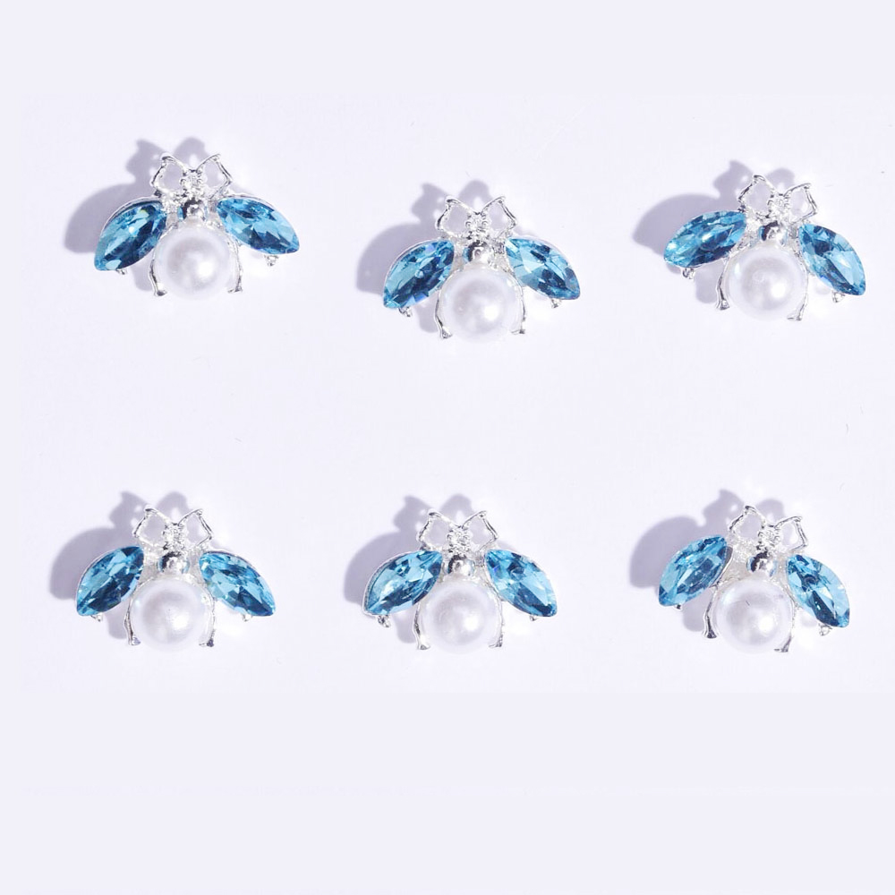 Insekt metal nail art charm 3d legeret bi/edderkop/møl krystal rhinsten smykker dekoration perle perle manicure tilbehør: 1(10 stk)