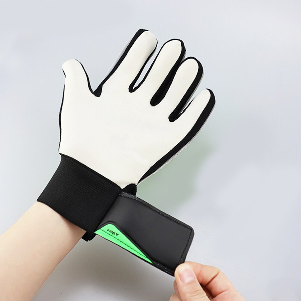 1 Pair of Football Sport Glove Goalkeeper Shock-absorbent Wear-resistance Glove Goalkeeper Breathable Adjustable Protective Gear