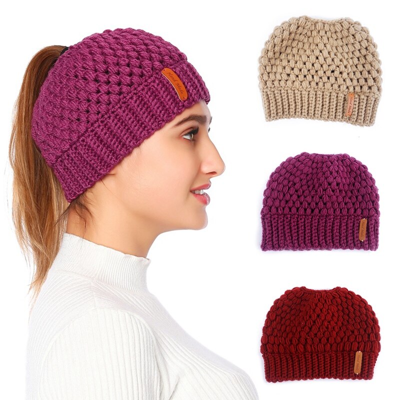 Winter gebreide mutsen winter dames muts dames meisjes stretch gebreide muts met label rommelige knot paardenstaart muts met gaten warme mutsen mutsen
