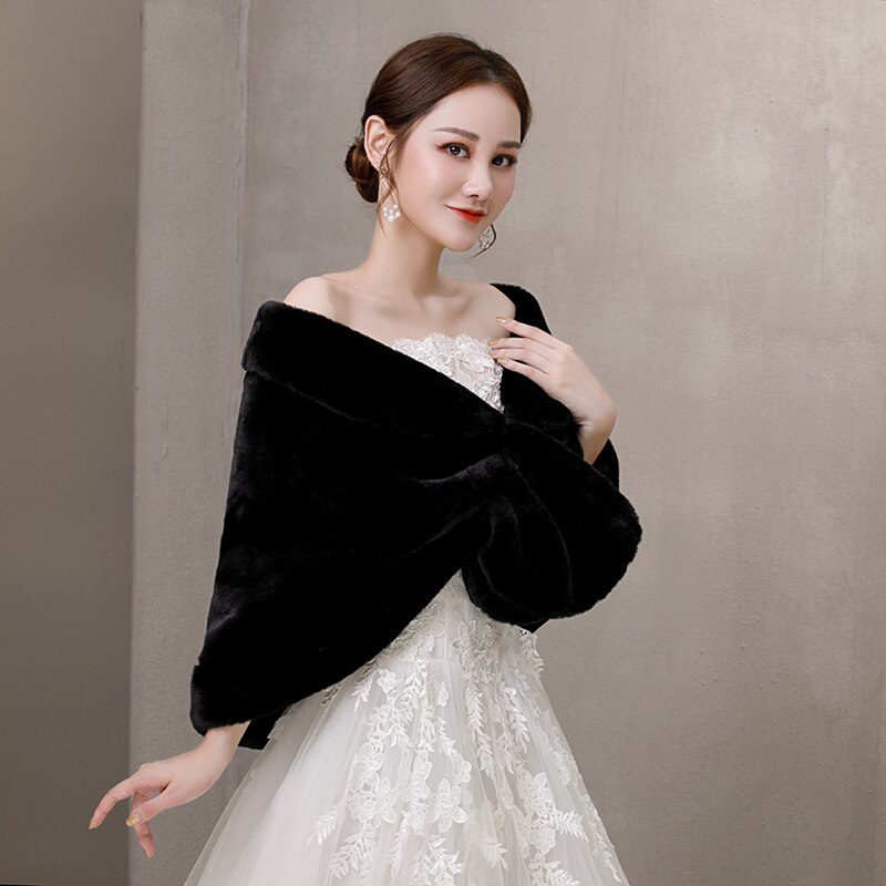 BESTORI Dames bruiloft imitatiebont omslagen en sjaals winter shrug met broches voor bruiden bruidsmeisjes, Beige, One size