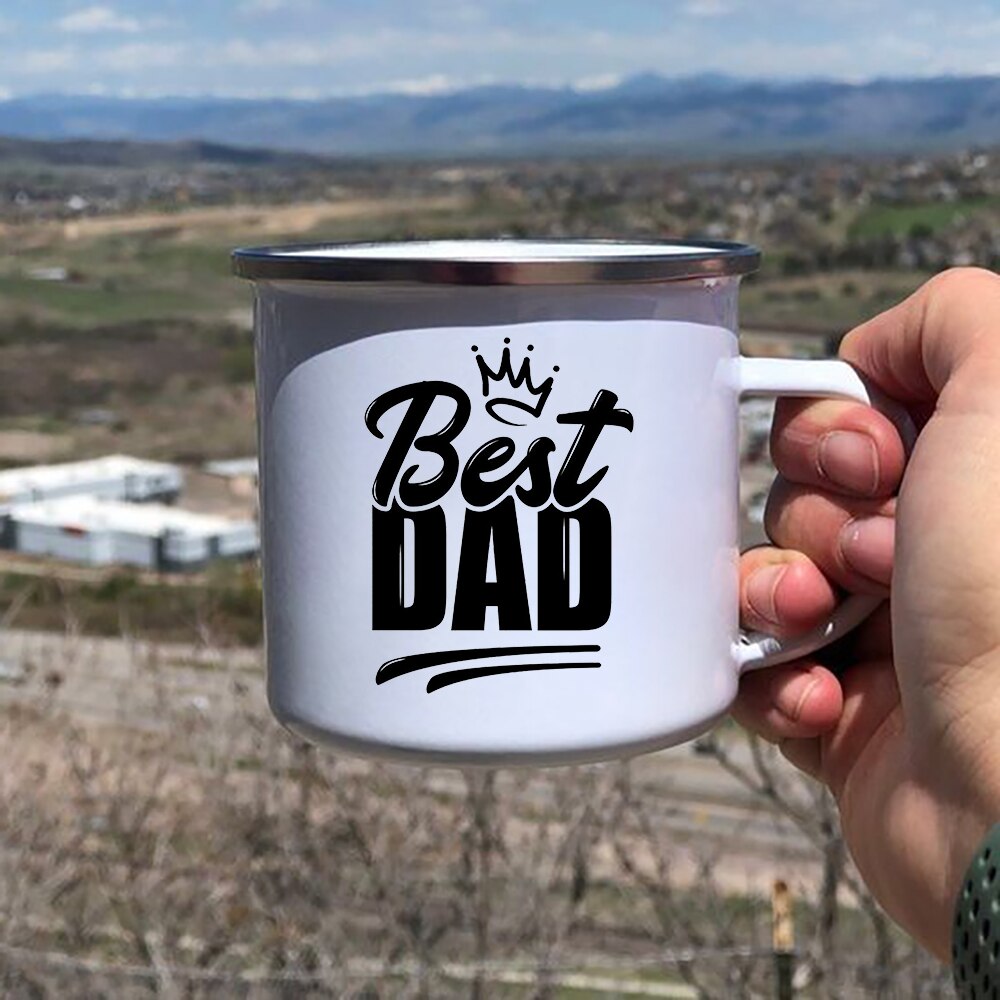 Daddy Behoeften Een Bier Creatief Emaille Koffie Mokken Home Party Grappig Bier Drinken Sap Cacao Cups Reizen Camping Mok Vader dag: XH2959-A015WH-8