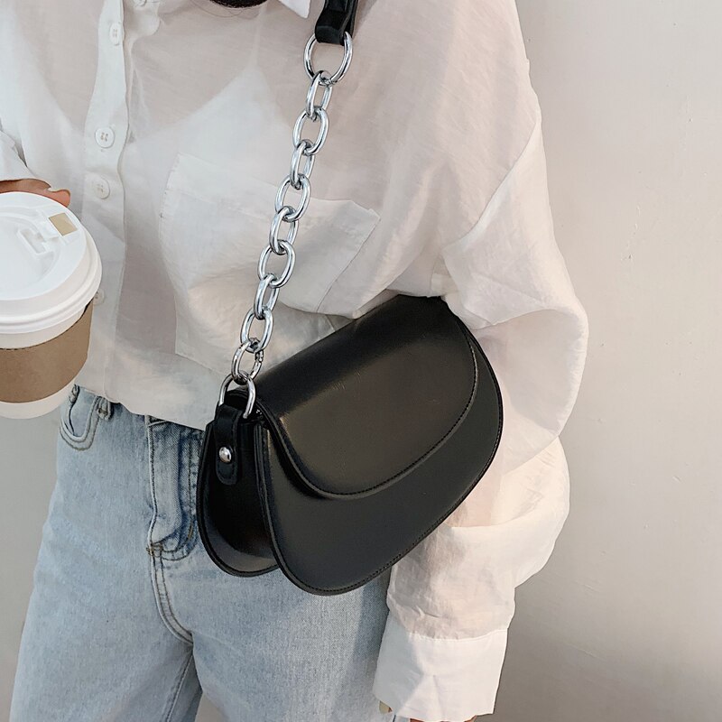 Ensfarvet flap sadeltaske pu læder kvinders håndtaske kæde skuldertasker armhule taske