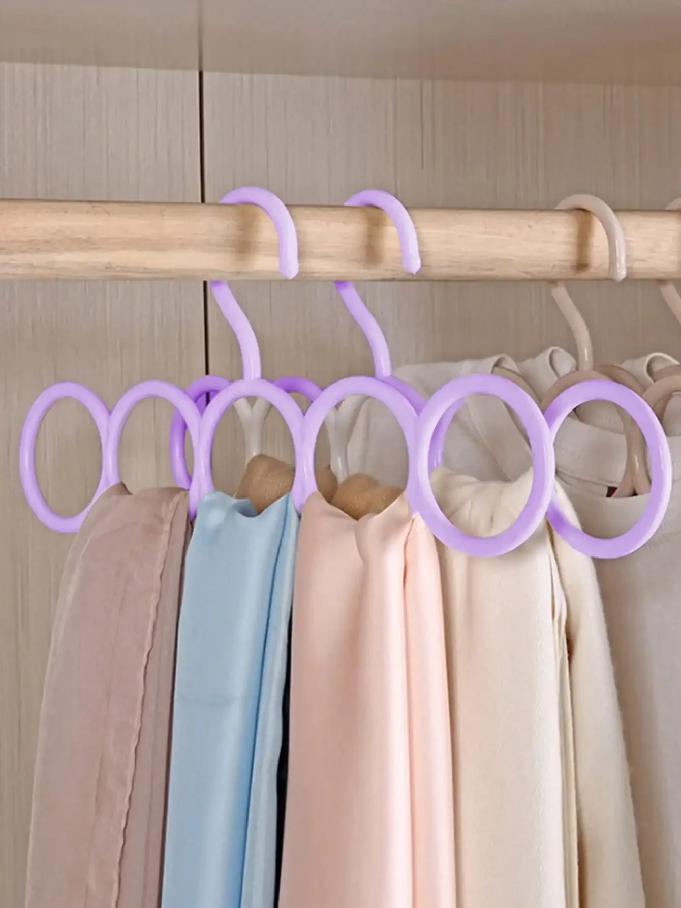 Colgador de pantalones de plástico sólido, colgador multifuncional para pantalones, colgador de almacenamiento de bufandas, 2 uds.