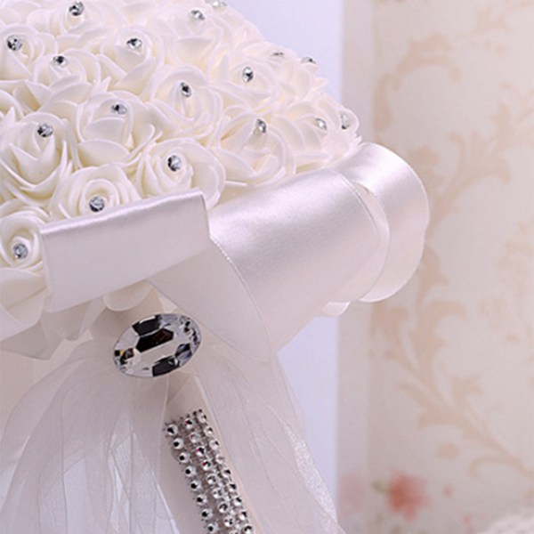 Bukett med brudepike silke blomster bryllup skum blomster hvit rose brude bukett hvit sateng romantisk bryllup bukett