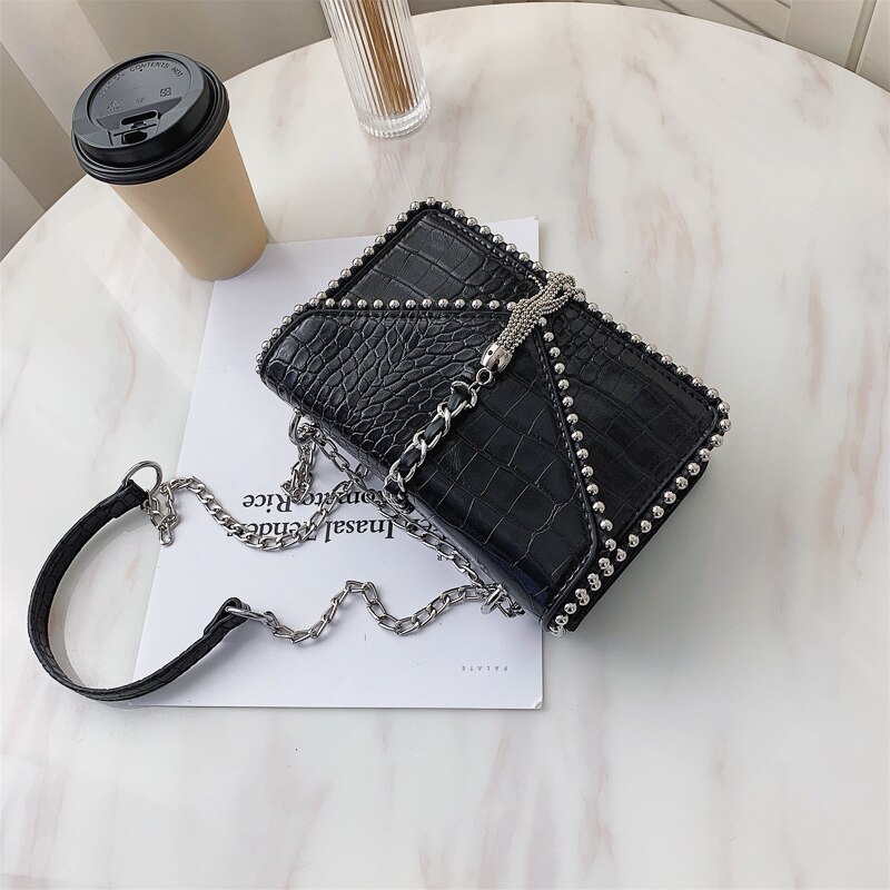 Bolso de charol con patrón de leopardo para mujer, cartera pequeña de cuero PU con cadena de hombro para mujer, monederos y bolsos informales: Negro