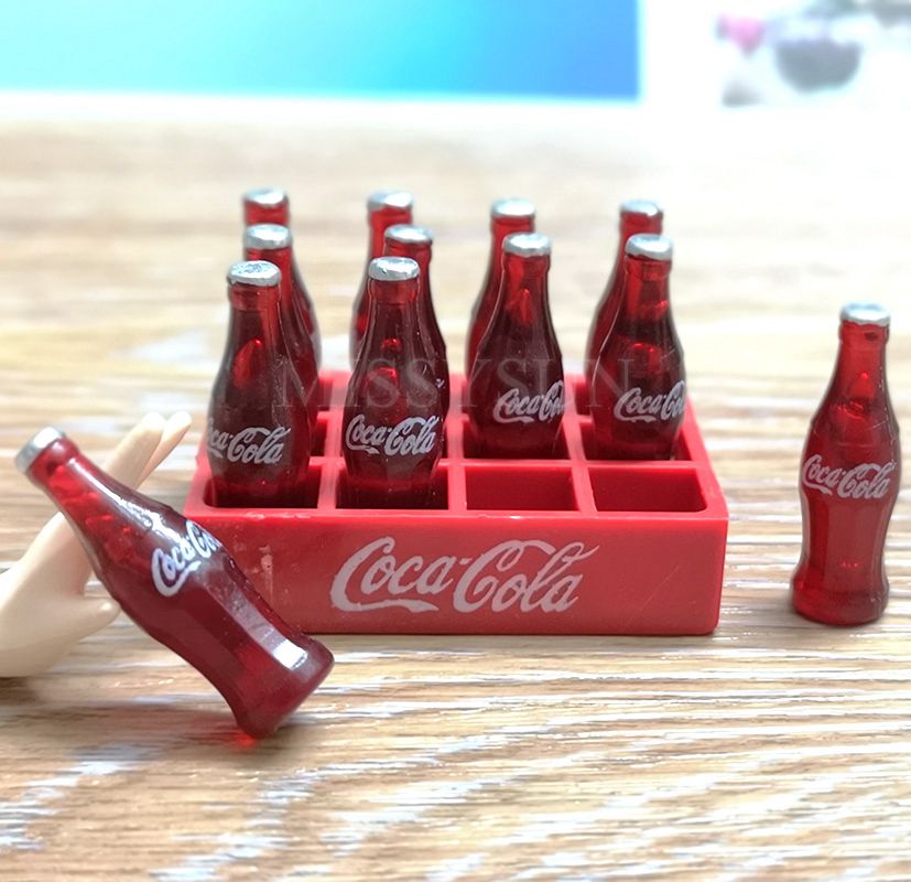 12 pcs/dozijn Mini Soda Model Poppenhuis Miniatuur Drinken Play food Poppenhuis Keuken voor blyth, Barbies, BJD, 1/6 Pop Speelgoed: Cola 1 drink