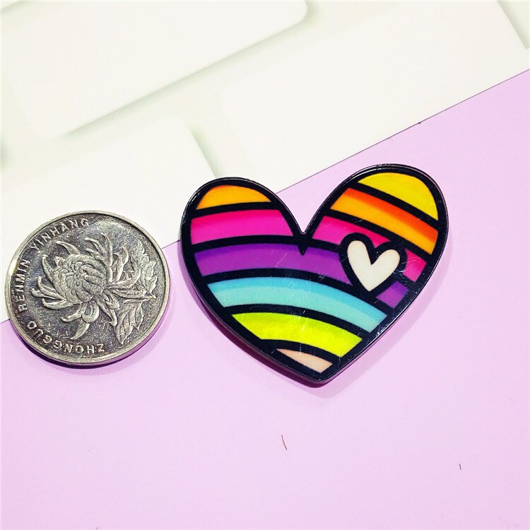 1Pcs Kleurrijke Acryl Regenboog Pictogram Broche Leuke Harajuku Stijl Suiker Bloem Badge Pin Op Rugzak Kleding Sjaal Voor Decoratie: Multi-Colored