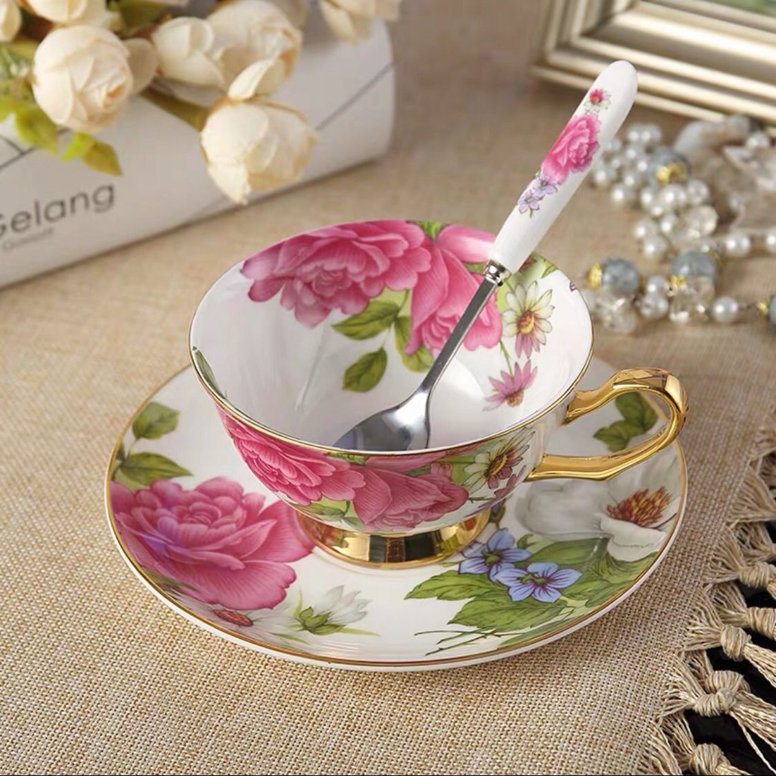 Europe Noble Bone China Coffee Cup Saucer Spoon Set 200ml Luxury Ceramic Mug Top-grade Porcelain Tea Cup Cafe Party Drinkware: flower E 3-piece set