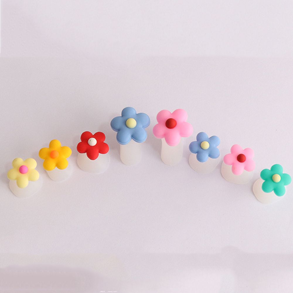 8pcs Fun Soft Silicone Toe Separators Candy Color Daisy Animals Foot Finger Divider Pedicure Nail Art Tools: 09