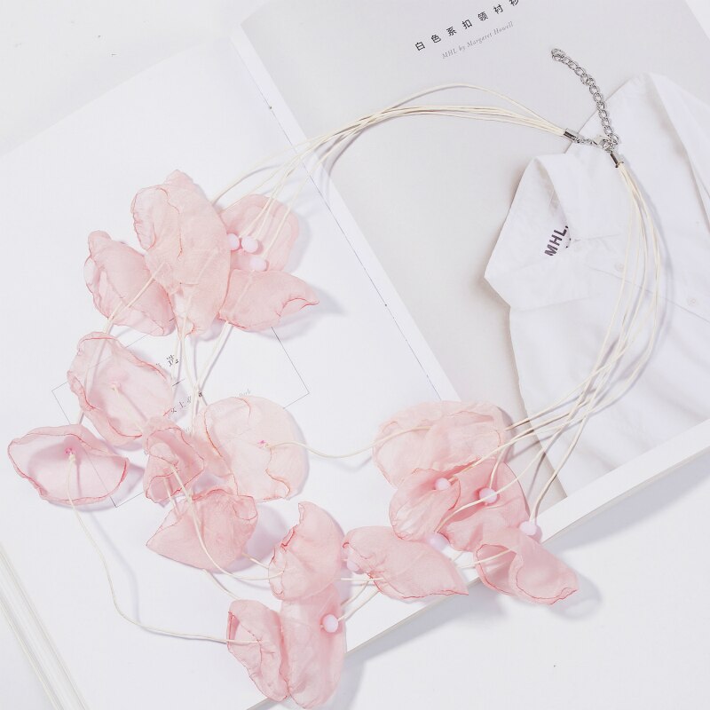 Collier multicouche en dentelle de style bohémien pour femmes, pétales de rose à larges franges, accessoires de bijoux élégants, d'été