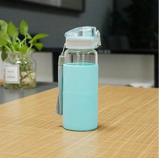 Borosilikatglas vandflaske med silikone ærme bpa gratis til børn 400ml 14 oz drikkeflaske med reb bærbar