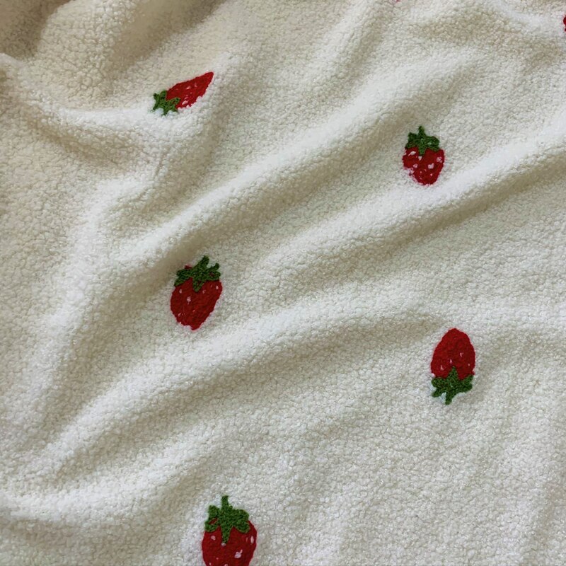 Geborduurd Kleine Graan Imitatie Kasjmier Lam Stof Gebruik Voor Kledingstuk Speelgoed Homedecor Diy Stof 0.5X1.6M: White Strawberry