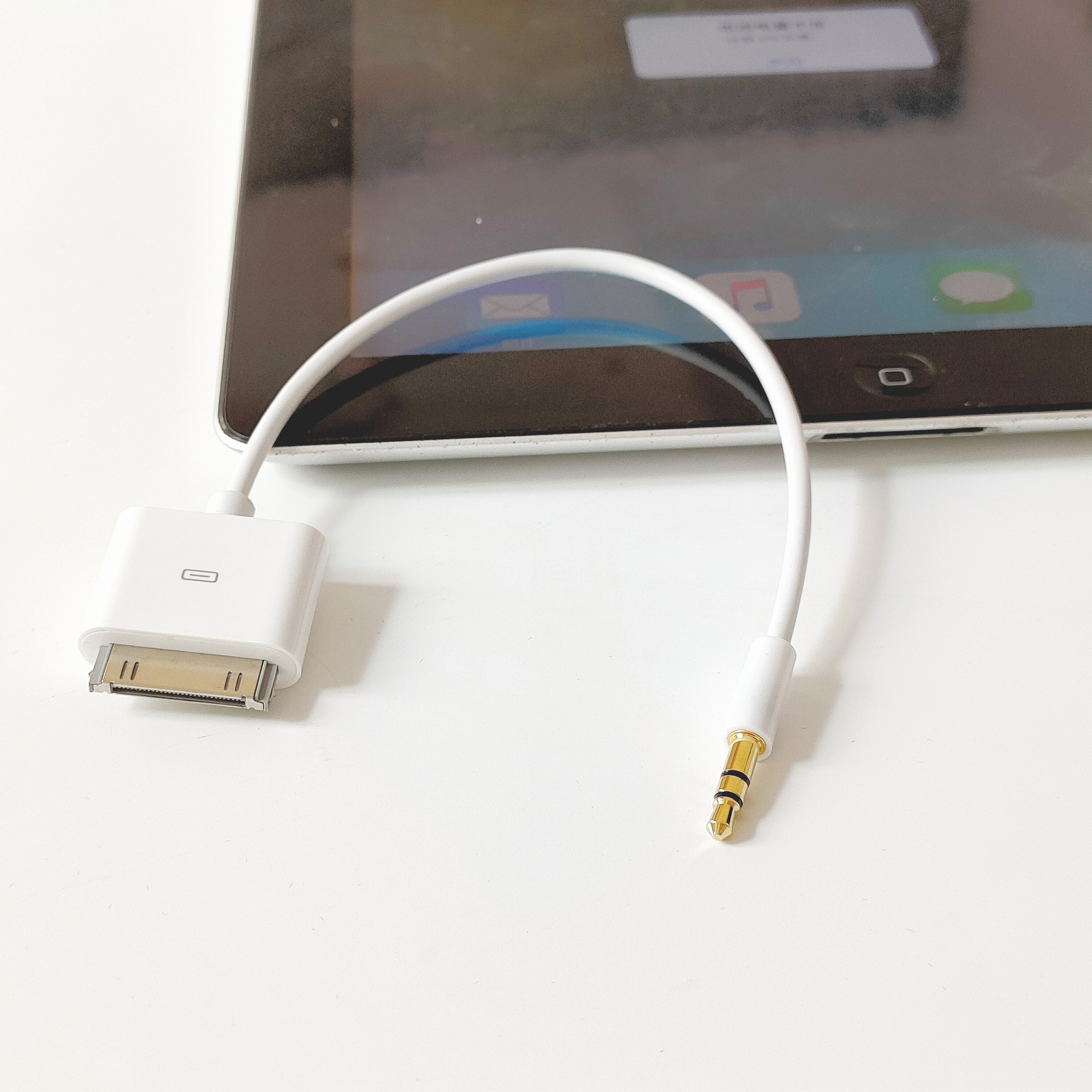2er-Pack 20 cm Dock-Anschluss auf AUX 3,5 mm Audiokabel für iPod iPhone 3 4/iPad 1 2 3