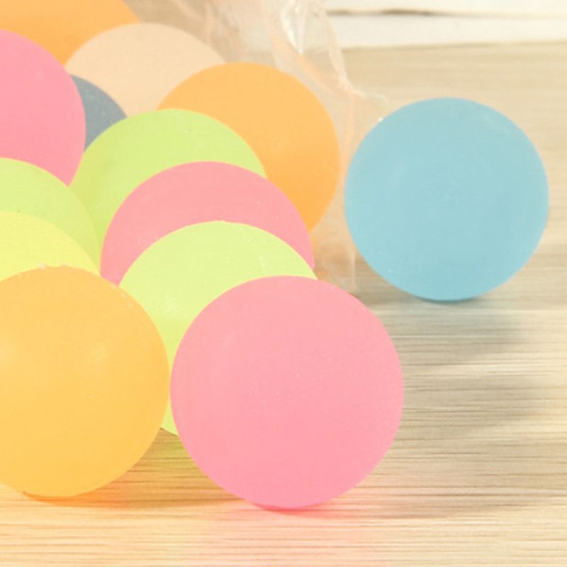 50 Pcs 32mm Glow Bouncy Ball für Kinder Halloween-Party Requisiten Verschiedene Helle Farbige Ball