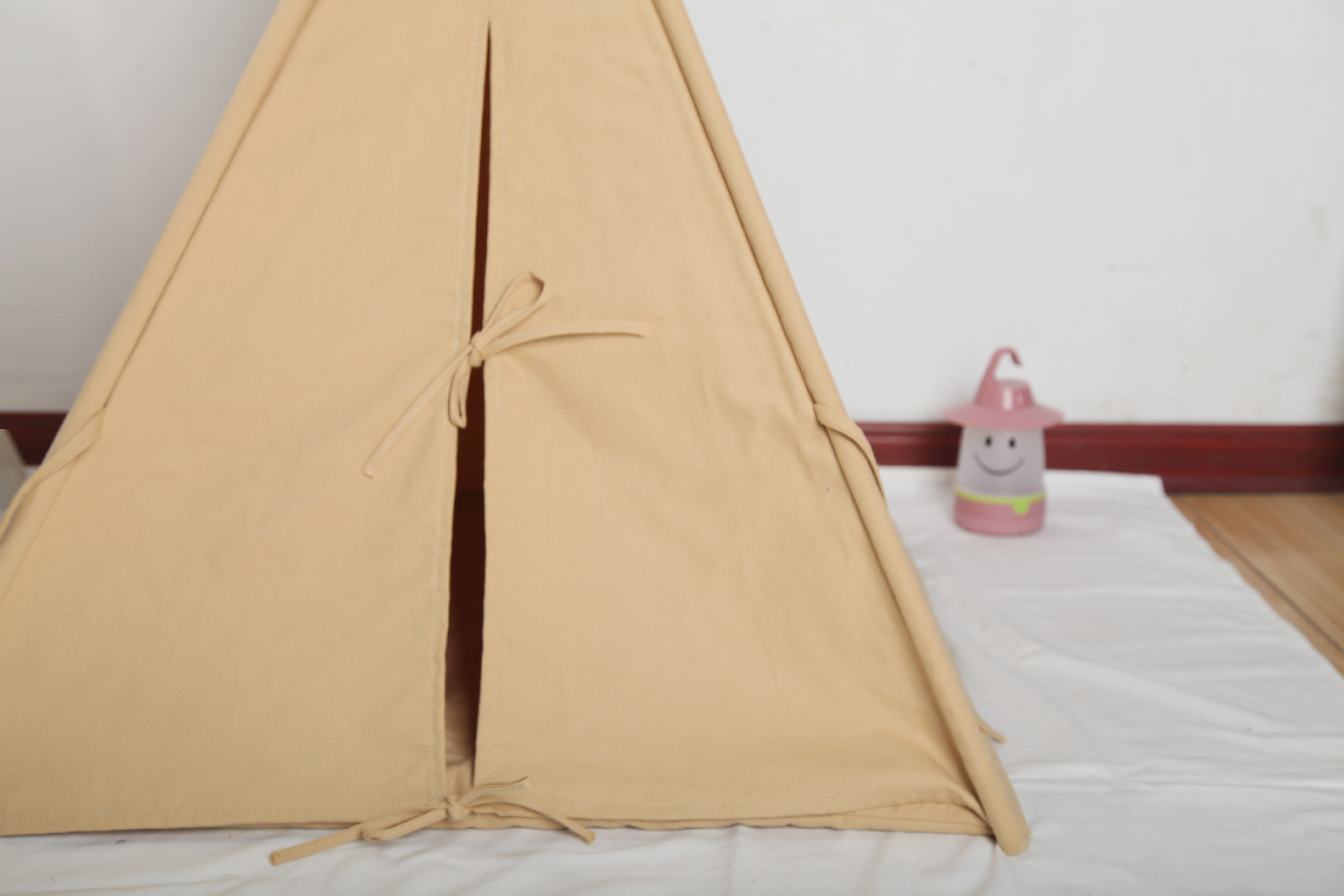 Bruin Canvas Huisdier Teepee 60 Cm Base 63 Cm Tall