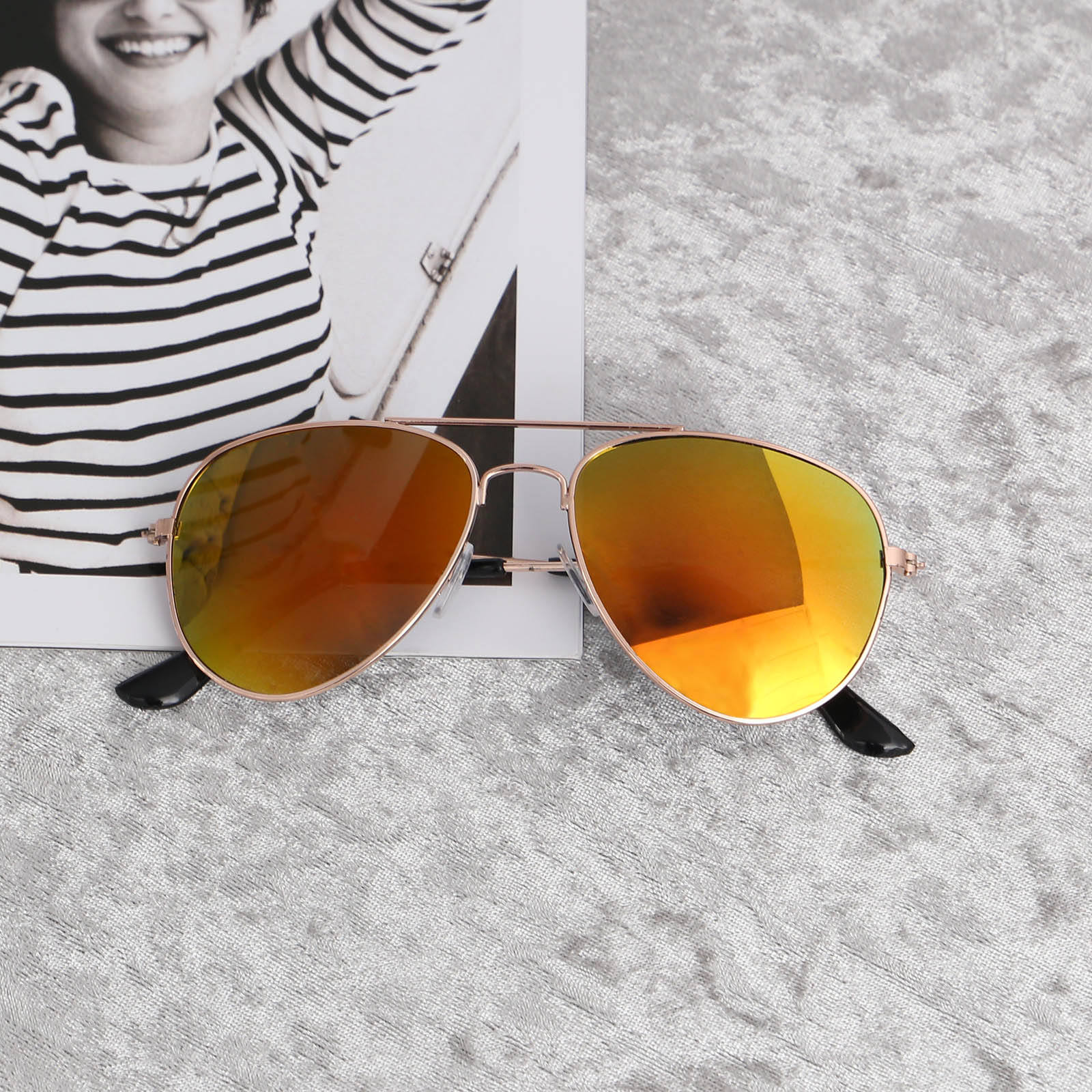 CellDeal UV400 Schutz Sonnenbrille Anti-Uv-Reflexion von freundlicher Spiegel Brillante Durchführen retro Pilot Kind Junge Mädchen: rot
