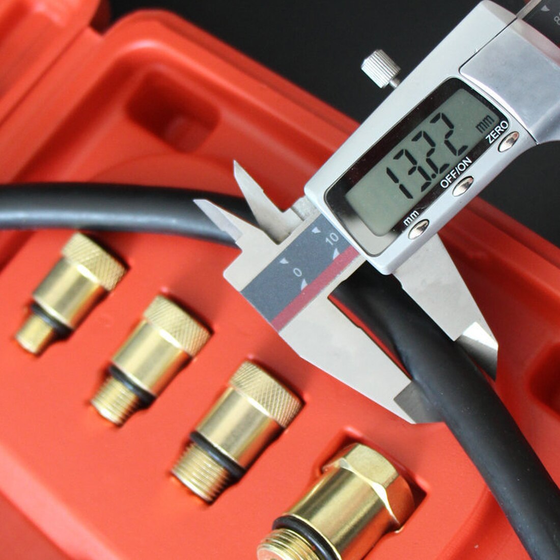 Gasoline Engine Compression Tester Auto Petrol Gas Engine Cylinder Automobile Pressure Gauge Tester Automotive Test Kit 0-300psi