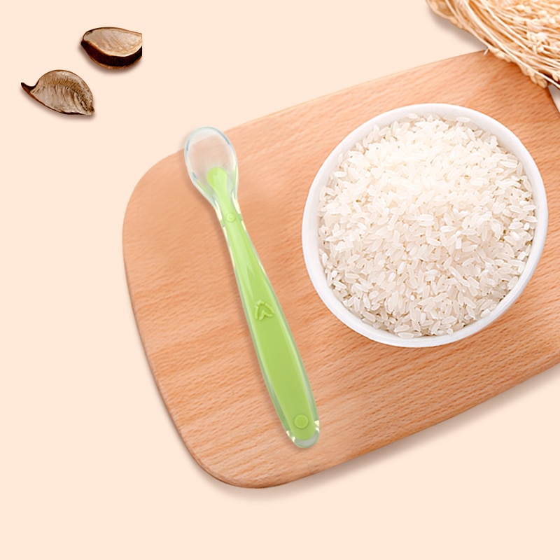 Venda quente do bebê macio colher de silicone doces temperatura de cor sensing colher infantil crianças alimentos colher de alimentação do bebê ferramentas