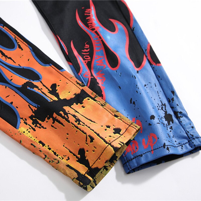 Mænds breve flamme sorte trykte jeans slanke lige farvede malede stretchbukser