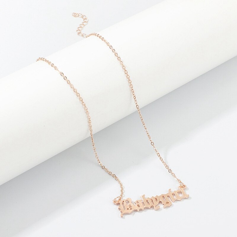 Persönlichkeit Nette Metall Babygirl Englisch Buchstaben Anhänger Halskette Edelstahl Gold Farbe Kette Halskette für Frauen: RGD