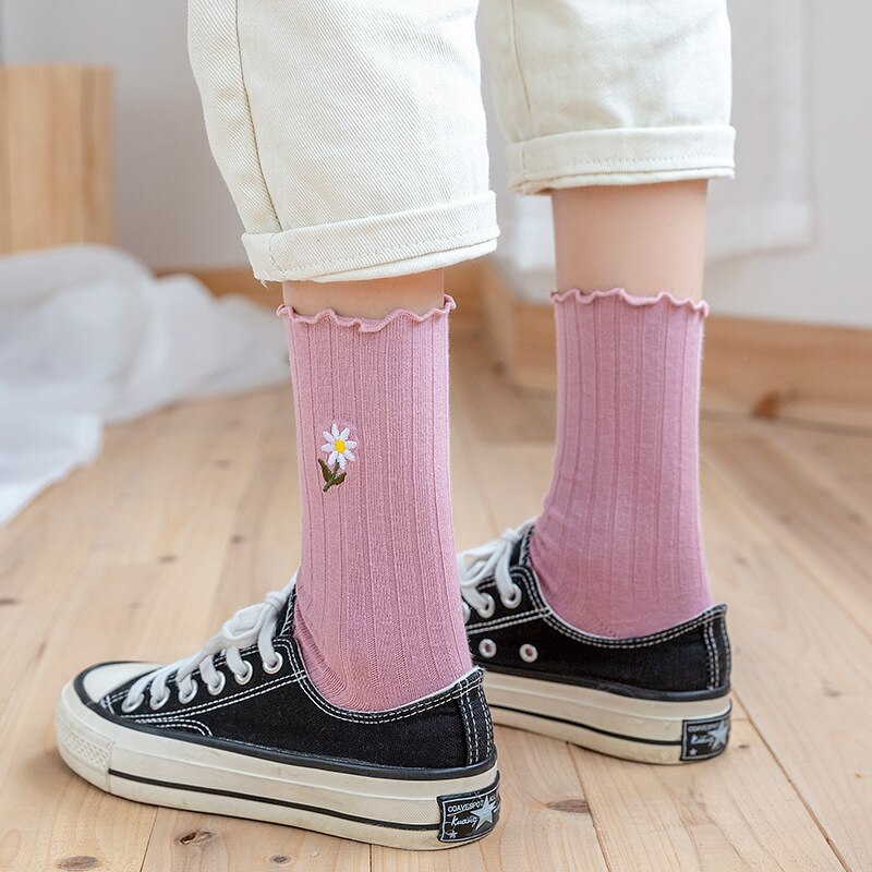 Streetwear kleine madeliefjes borduur schattige sokken lente zomer puur katoenen geplooide sokken dames japanse koreaanse harajuku kawaii sok