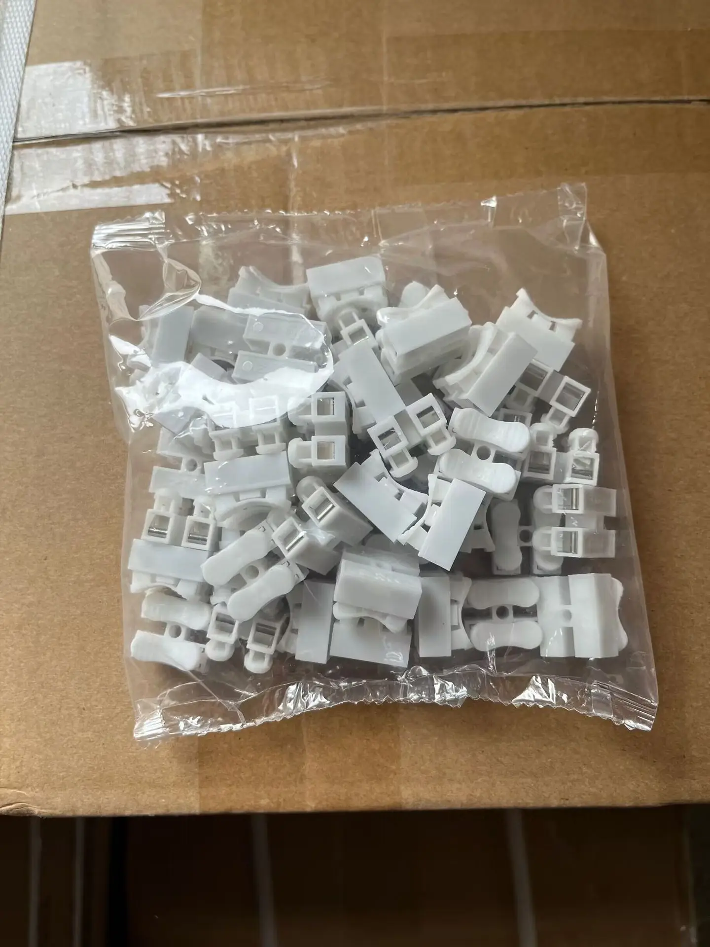 30pcs CH2 Spring Quick Wire Connectors Cable Clamps Terminal Block LED Strip Light Replace Electrical Tapes Cable Clamp Tools: Silver