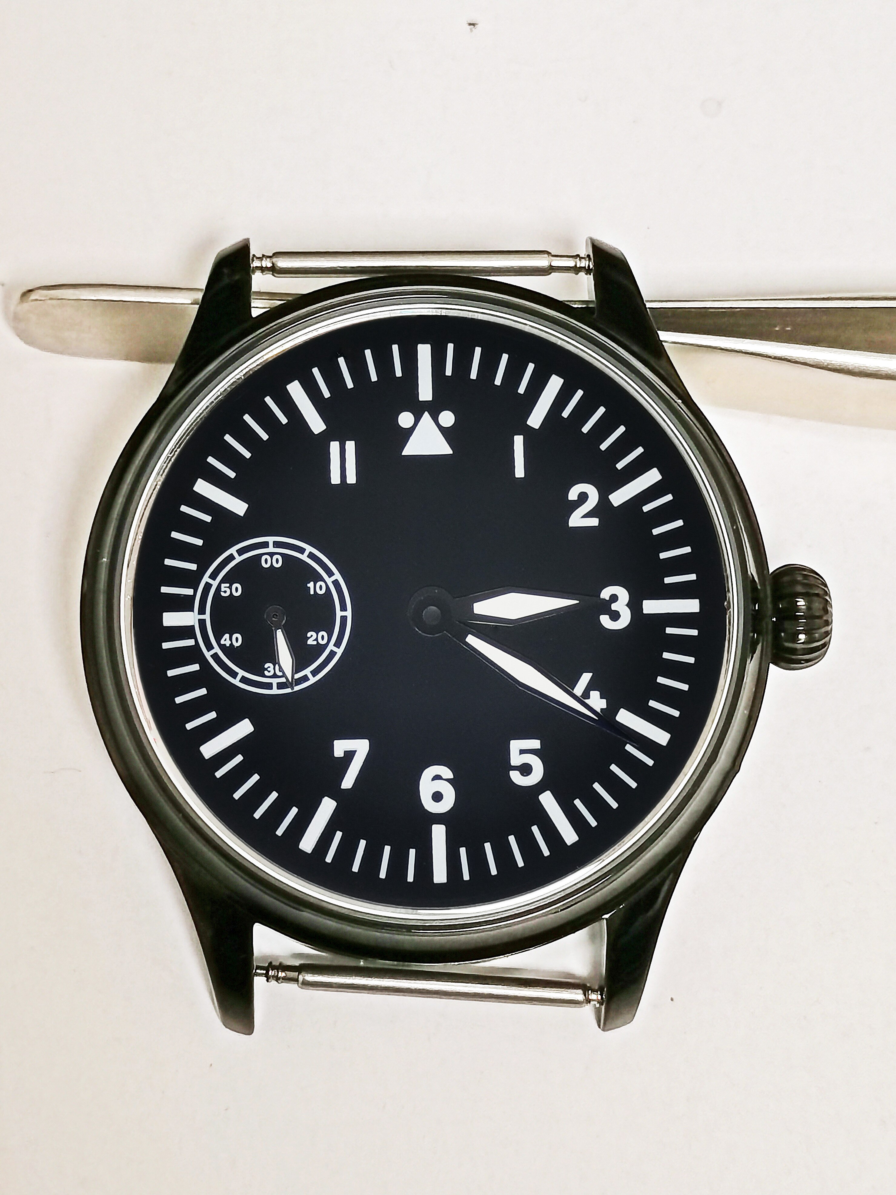 Montre homme partie pour remontage manuel mouvement mouette 3600 Eta 6497 noir boîtier et veilleuse cadran heure aiguille Total