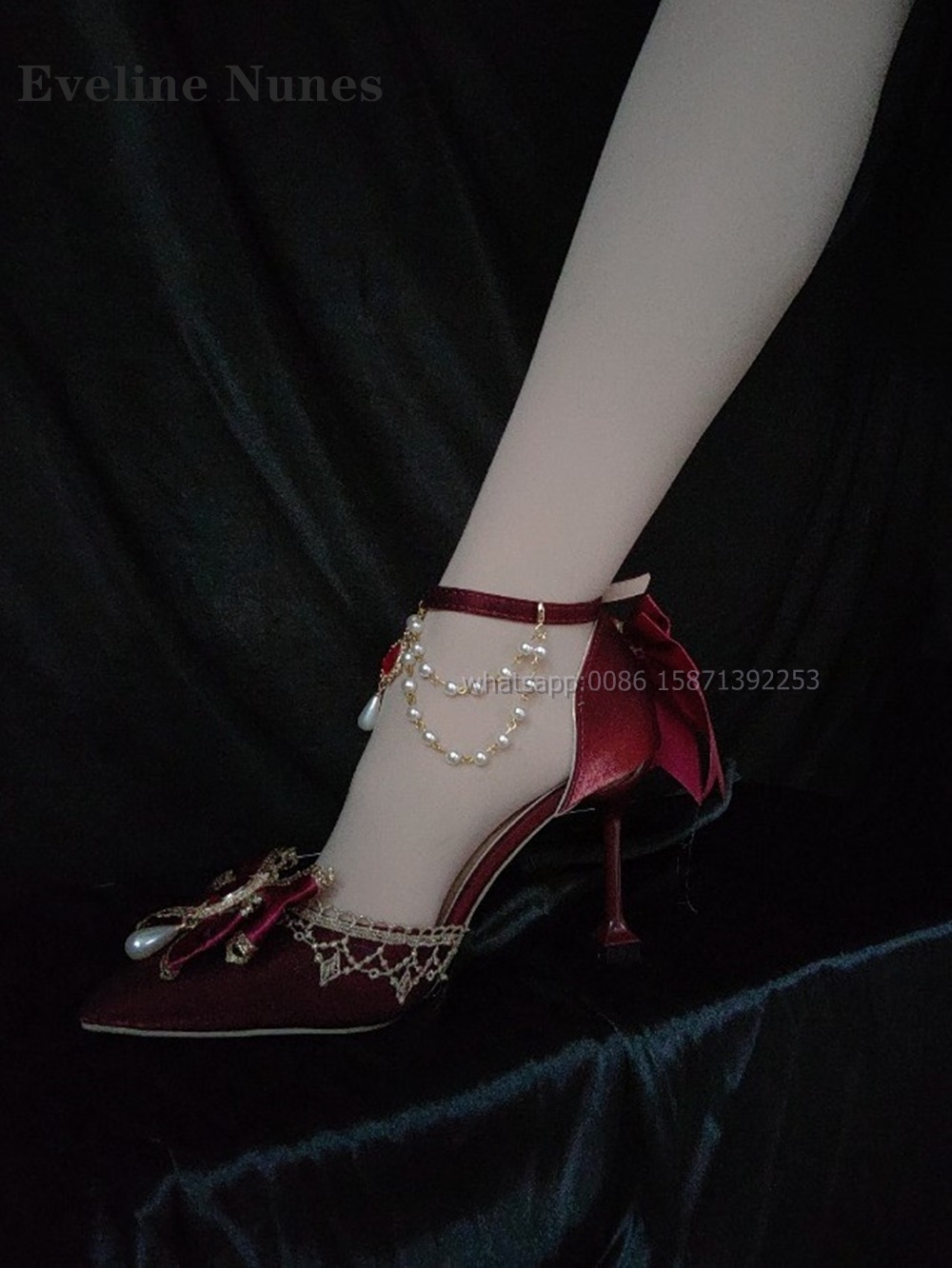 Sandálias femininas com gemas de pérola curva, dedo apontado, estilete, cetim de renda, alça reta, salto feminino, estilo lolita, bombas requintadas, festa, 2024