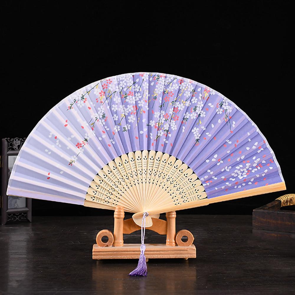 Kinesisk stil håndholdt folde dans fan bryllupsfest blonder silke folde håndholdt blomster fan sommer bryllup fan fest: Lysegrå