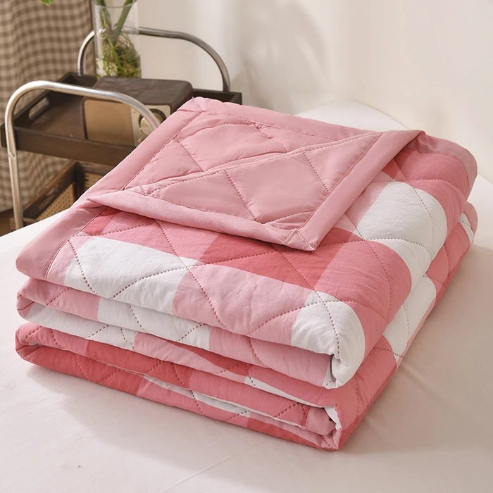 Striped checkered summer thin blanket skin friendly printed summer cool blanket air conditioning blanket thin core: King / Pink