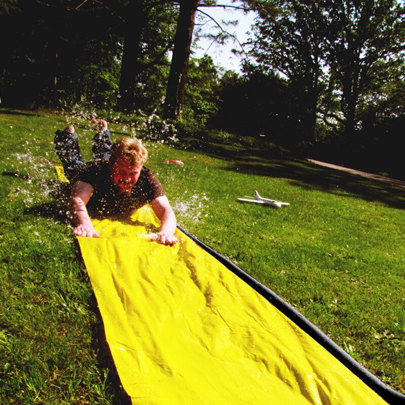 freundlicher Aufblasbare Waterslide Spielzeug PVC Aufblasbare Wasser Jet Gras Ich bin Freien Spielen Wasser Liefert Spielzeug Spritzen Spielzeug Surfbrett