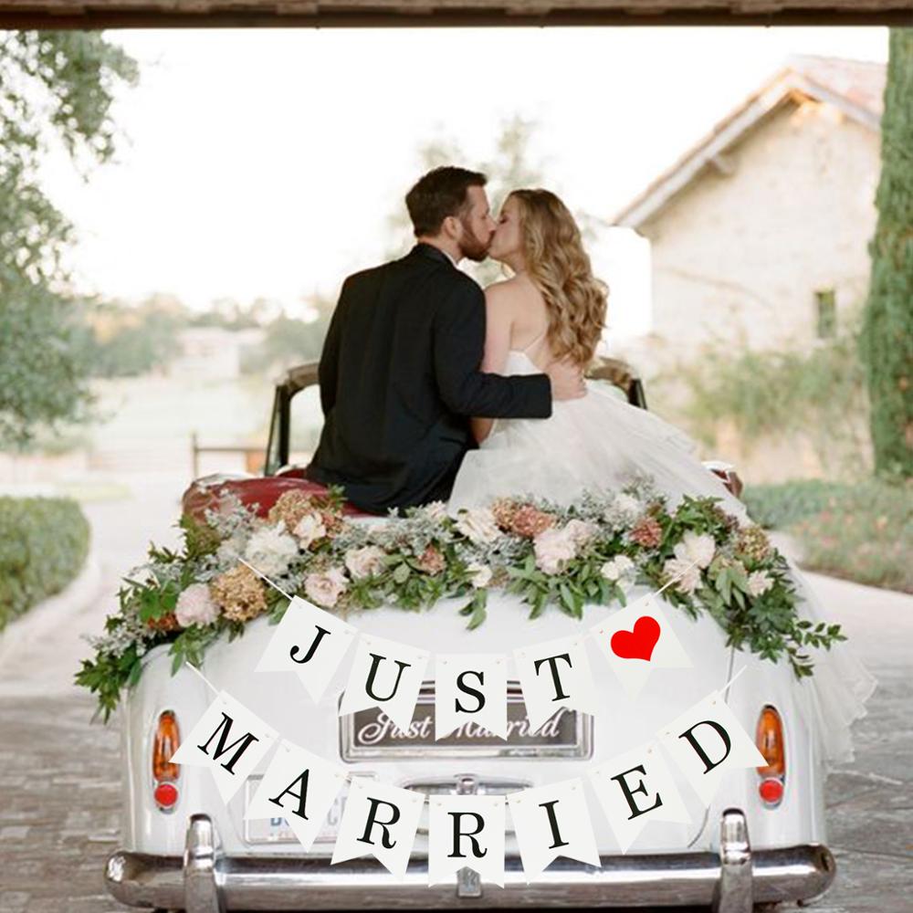 LAPHIL Wedding Decoration White Just Married Banner Mr Mrs Wedding Bunting Garland Photobooth Props Wedding Event Party Supplies