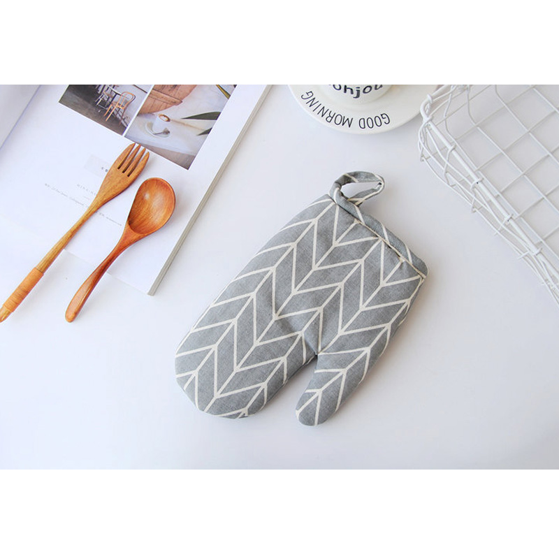 1 Piece Cute Non-slip Yellow Gray Cotton Nordic Kitchen Cooking Microwave Gloves Baking BBQ Potholders Oven Mitts: PURPLE