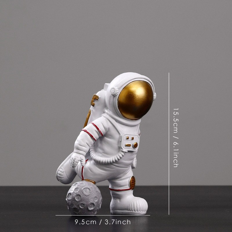 Resin Astronaut Figurines Spaceman With Moon Sculpture Decorative Miniatures Cosmonaut Statues For Man & Boyfriend: C