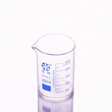 Vaso en forma baja con pico, capacidad 250 ml, diámetro exterior = 71mm, espesor = 3,3mm, altura = 100mm, vaso de laboratorio