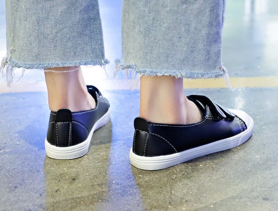 Sommarskor kvinna ledigt pu läder grunt enkla kvinnor vardagligt blommiga vita skor sneakers som andas